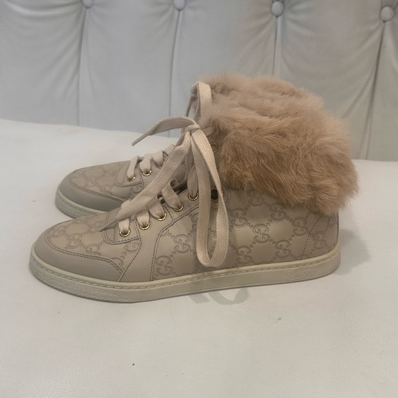 Gucci Women's Cream High-Top Sneakers with Rabbit Fur Trim, Size 38 - Picture 4 of 12